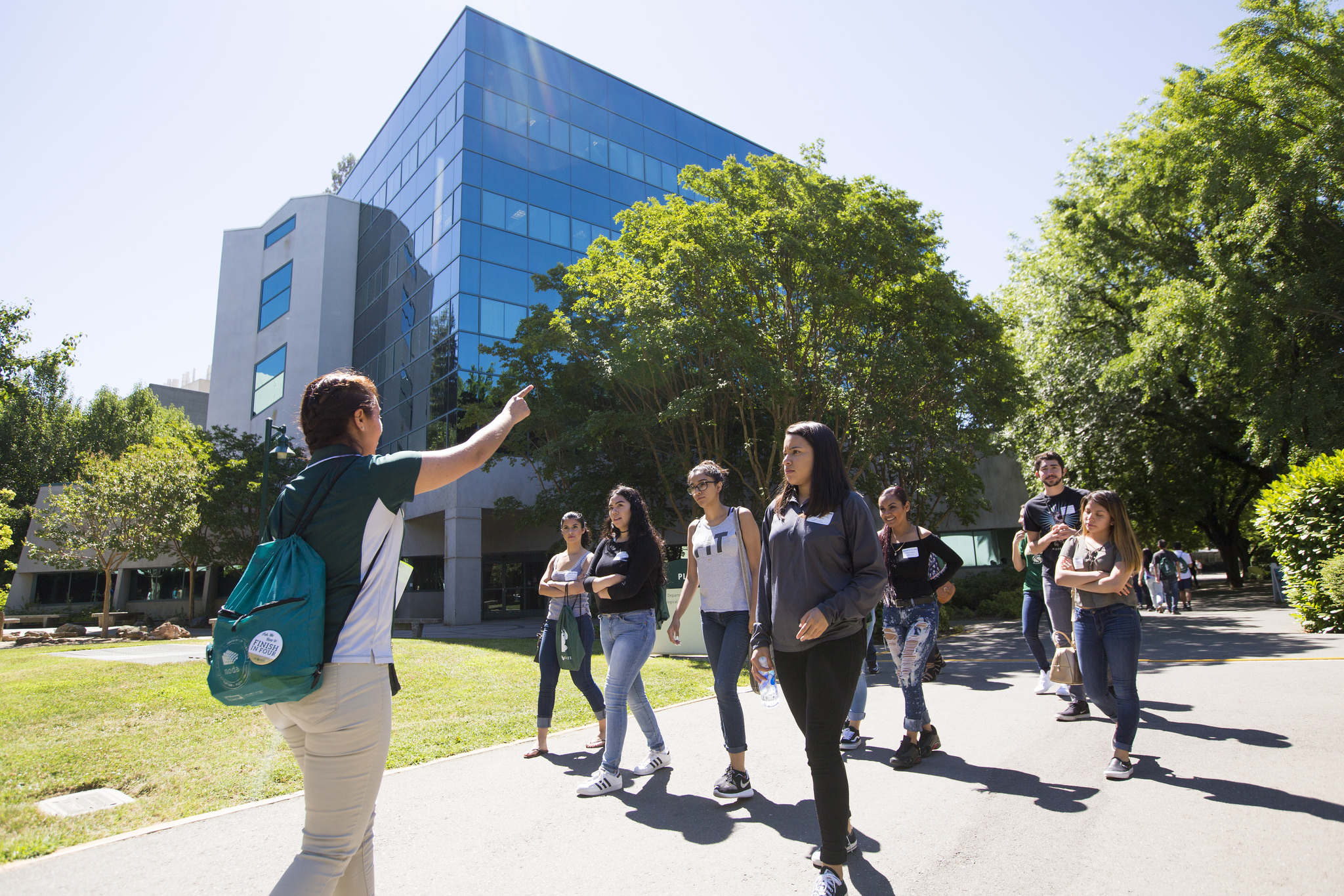 A photo of new Sac State students taking a tour during orientation.