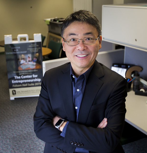 A photo of professor Seung Bach