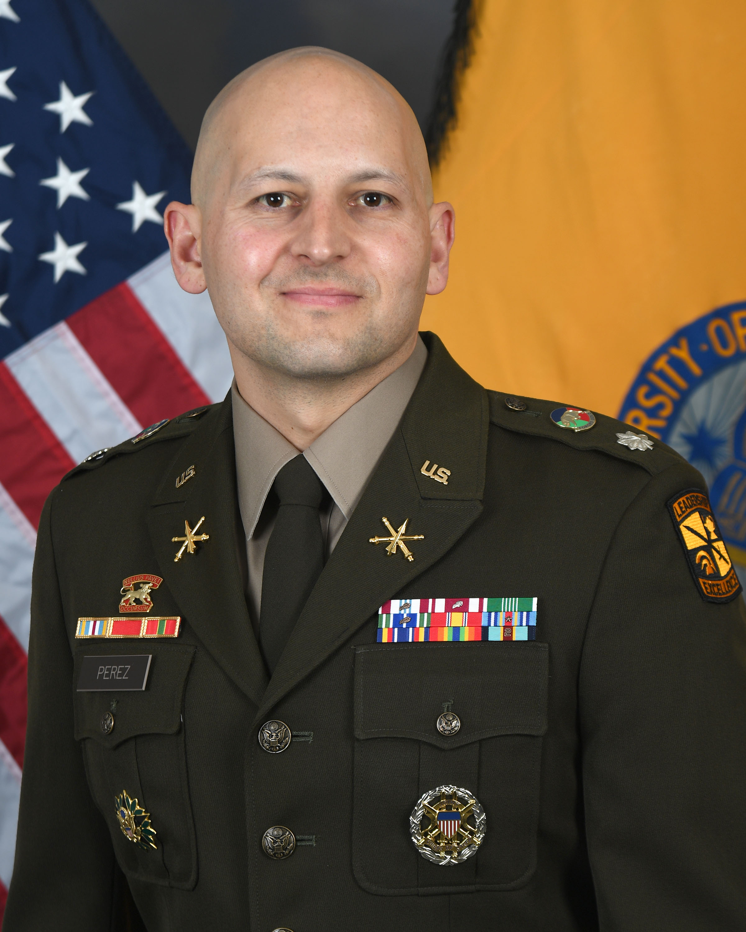 Photo of LTC Matthew Perez