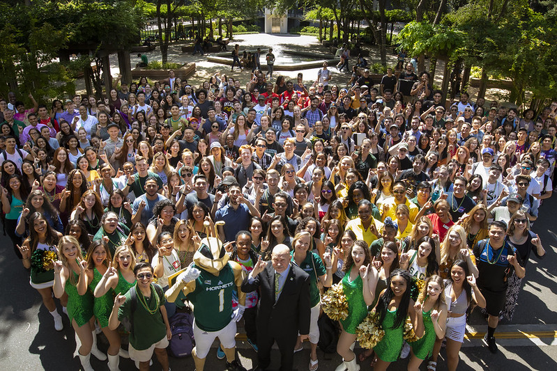 annual campus swarm picture with President