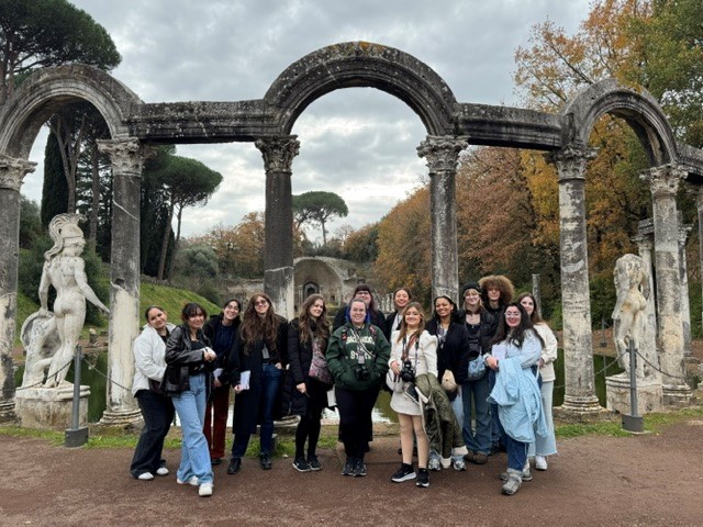 art students posing together on italy study abroad trip