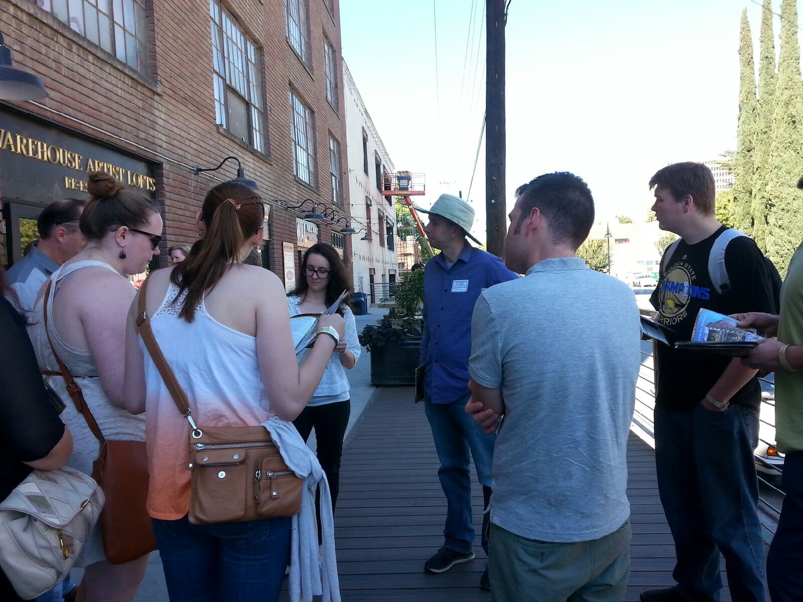 Students and faculty at the Sacramento Tour of Historic Homes in 2015