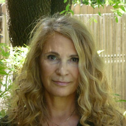 Photo of Lynda Stone