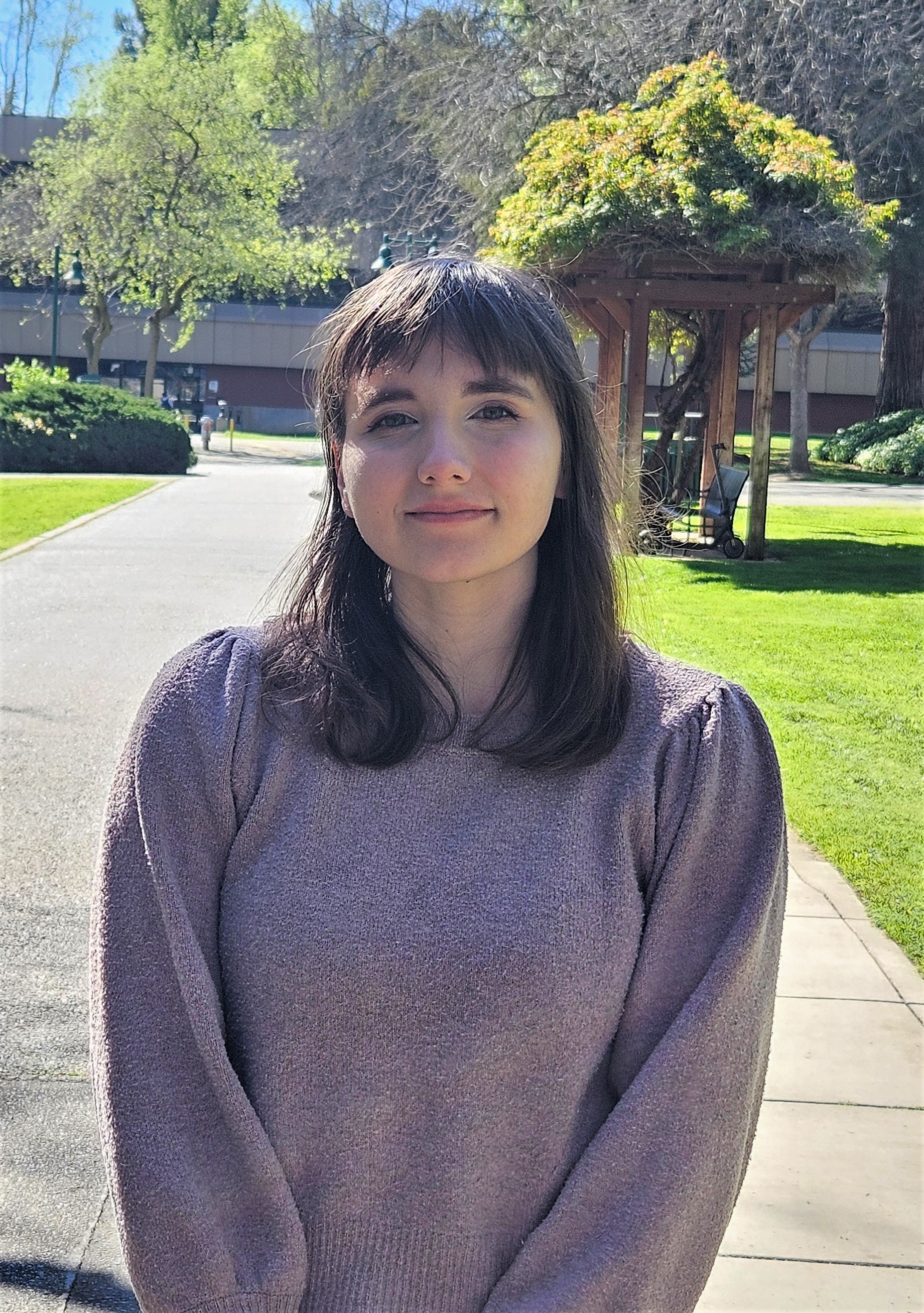 Photo of Naomi Mihov