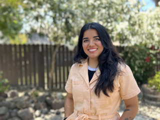 Alejandra Ruiz Headshot