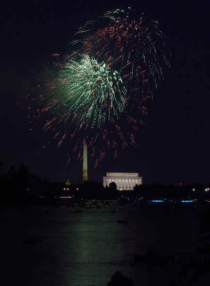 July4th(GreenGold)05648.jpg (45069 bytes)