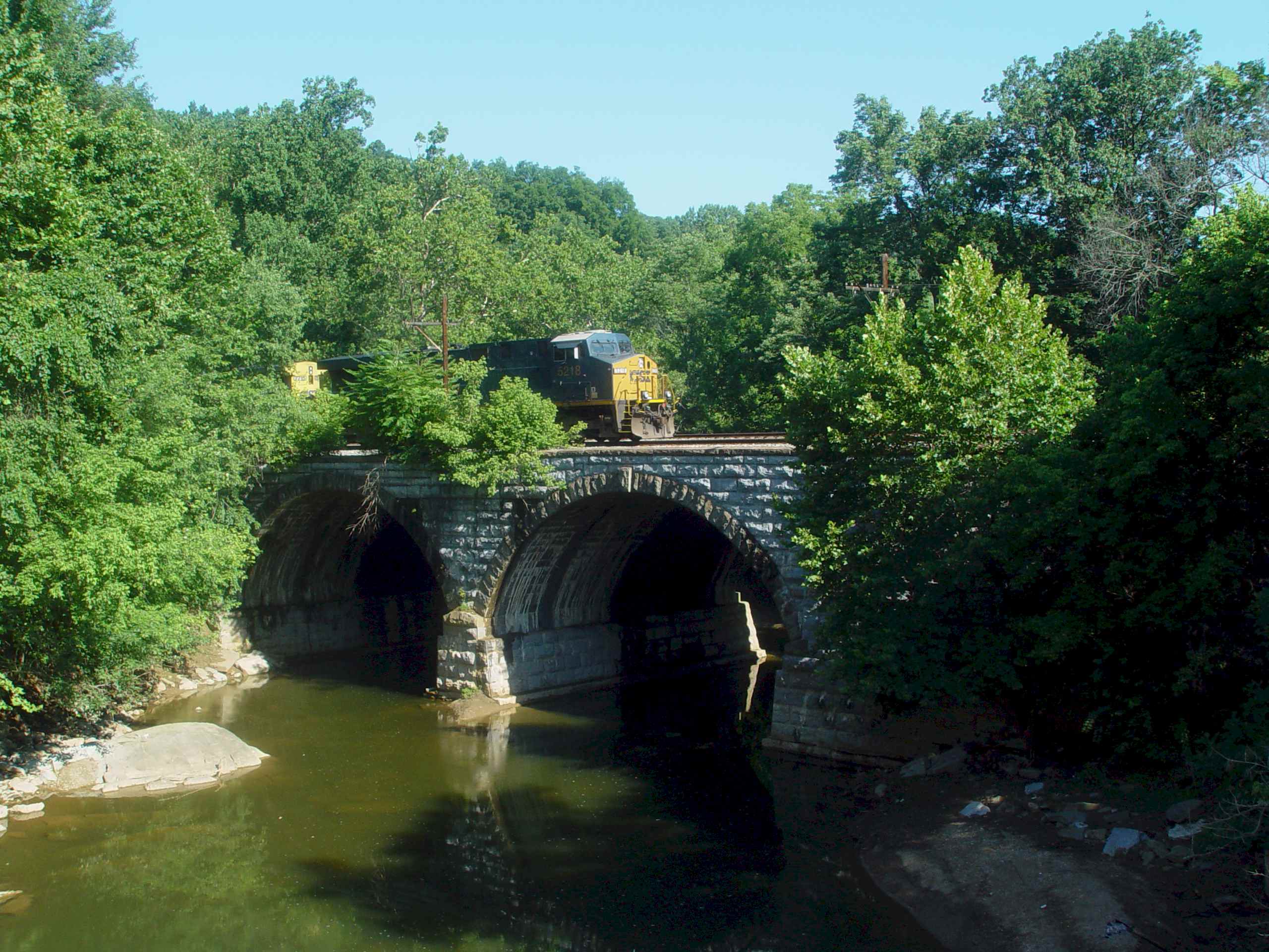 06991CatoctincreekTrainBridge.jpg (455272 bytes)