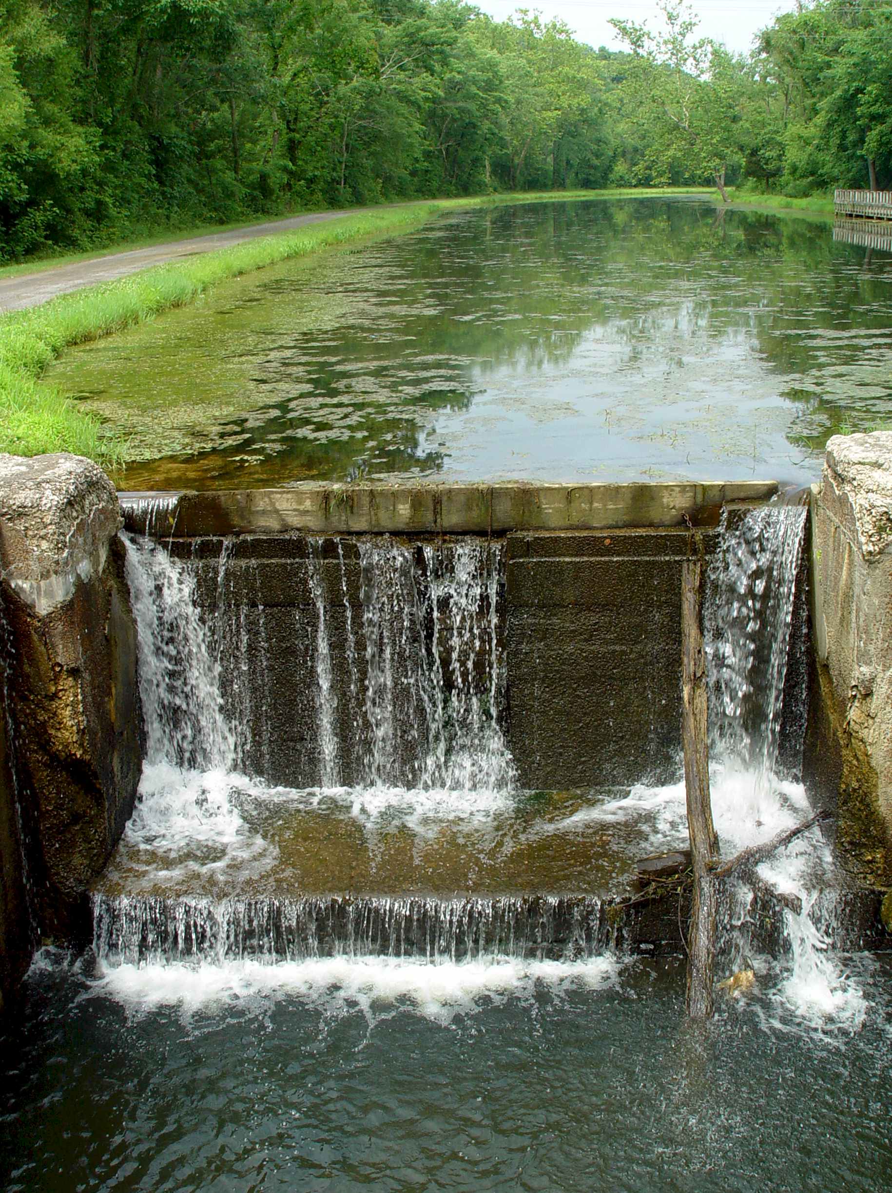 06907OldTownLock.jpg (565591 bytes)