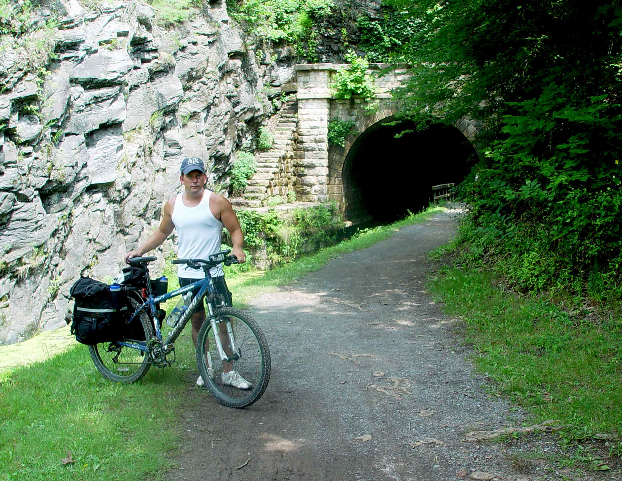 06917PawPawTunnel.jpg (457466 bytes)