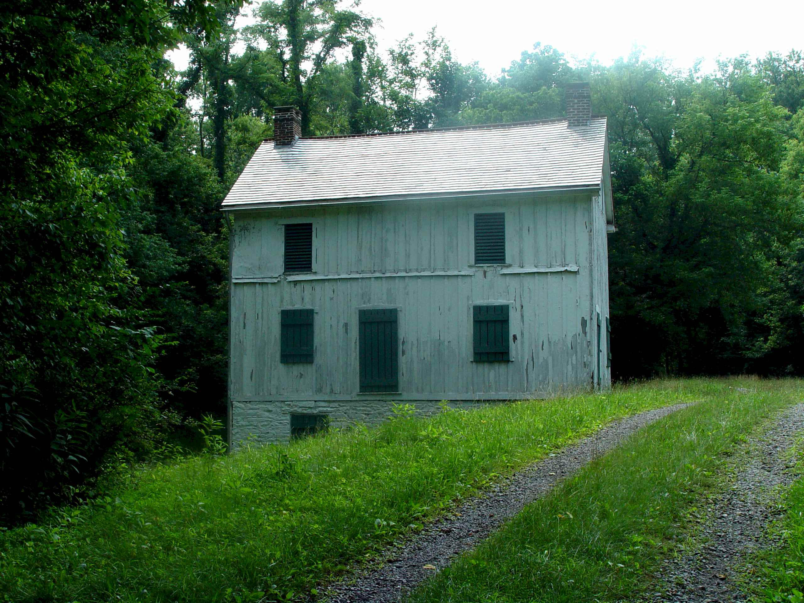 06929CanalHouse.jpg (534256 bytes)