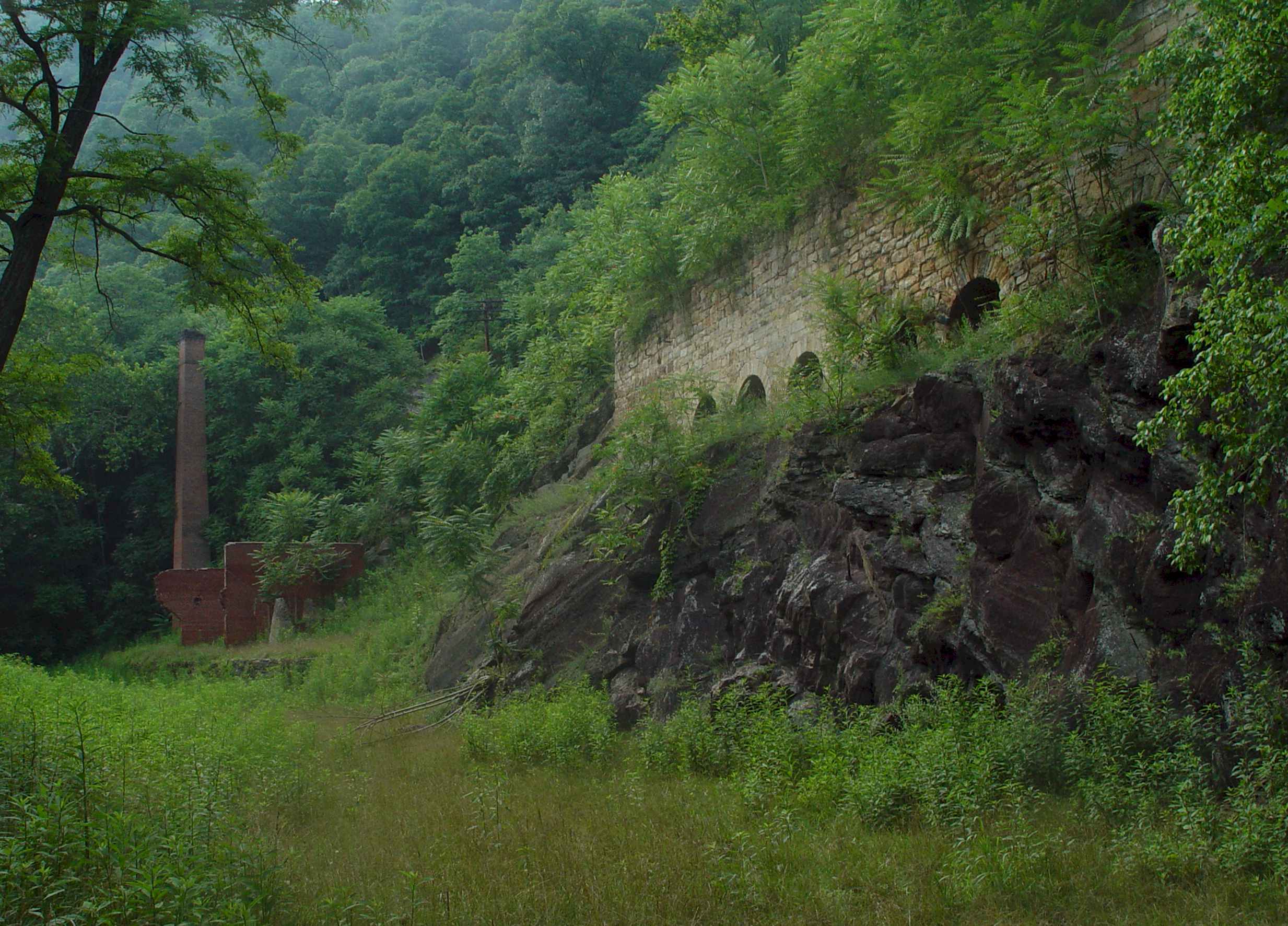 06933RoundTopCementCompany.jpg (454442 bytes)