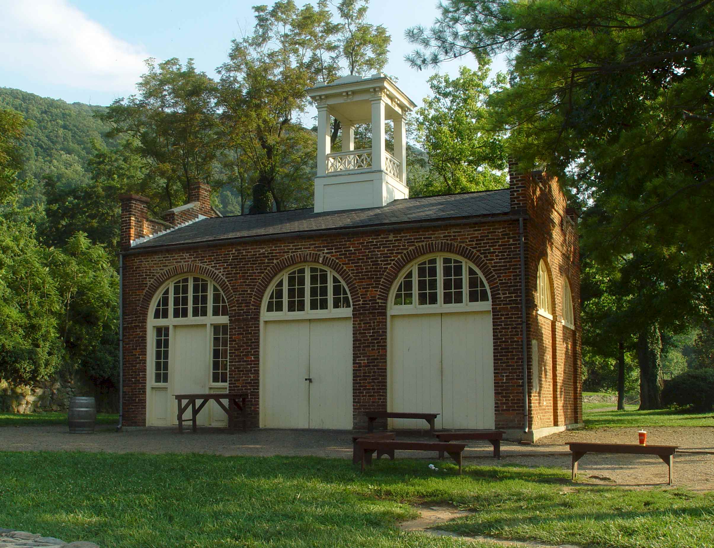 06980HarpersFerryJohnBrownFirehouse.jpg (445412 bytes)