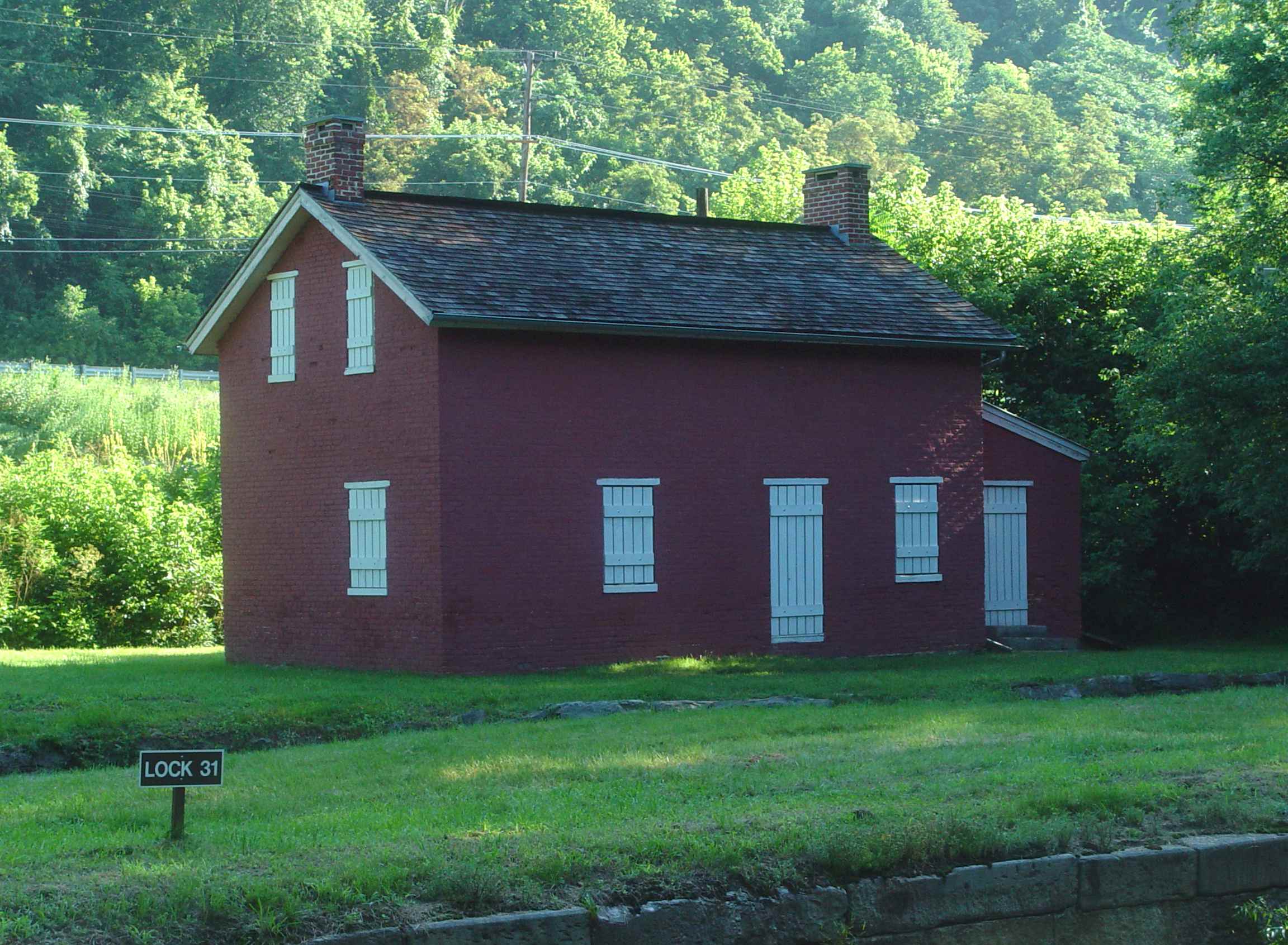 06990Lock31.jpg (385325 bytes)