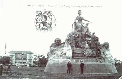 postcard of monument to france in colonalial hanoi