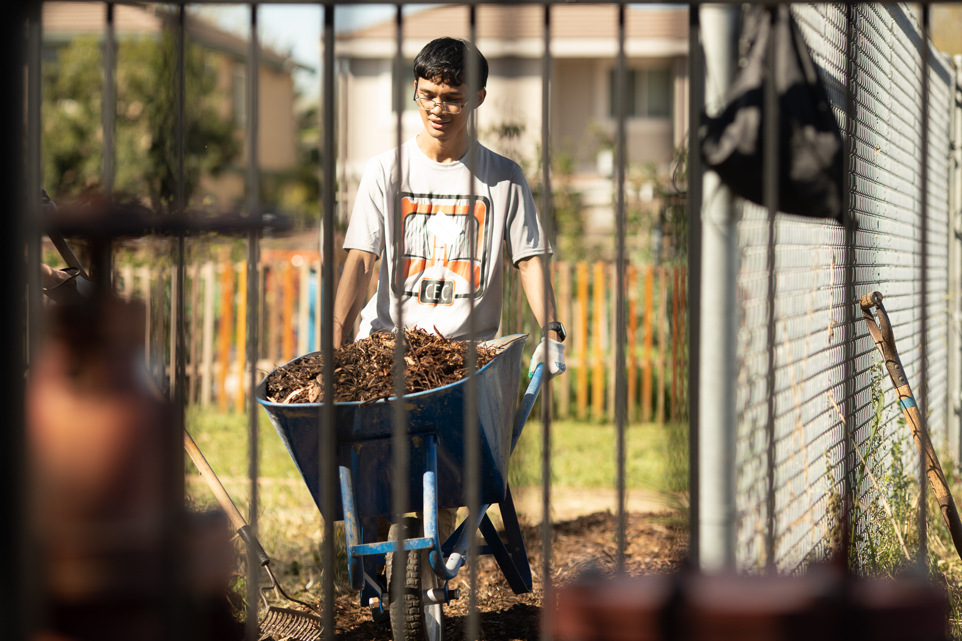 Students use spring break to tackle restorative projects in the