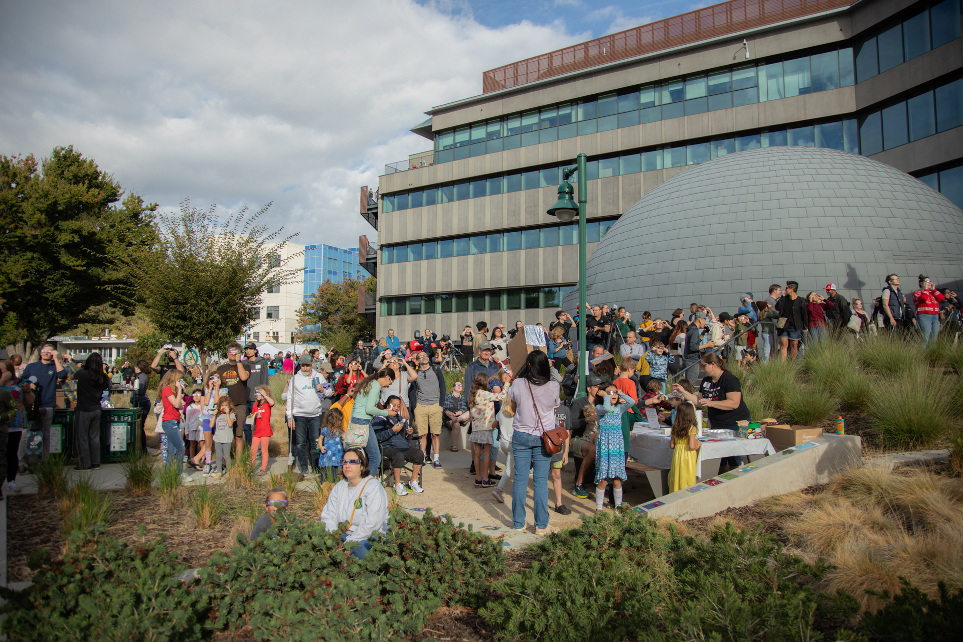 More than 1,000 people view the solar eclipse at Sac State.