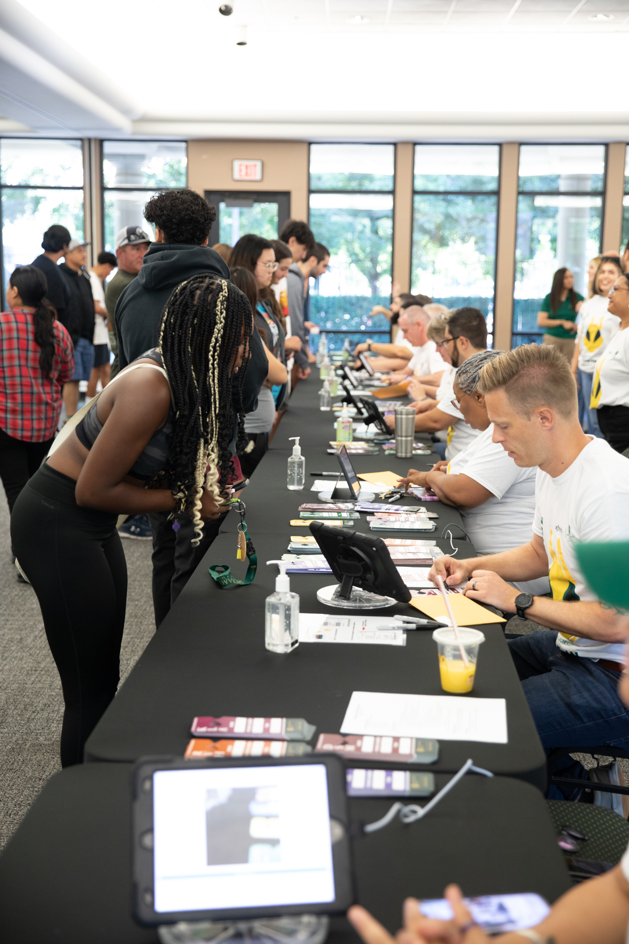 A new Sac State students checks in on Move-In Day.