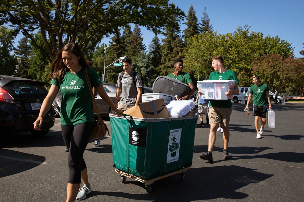 students moving in on their first day