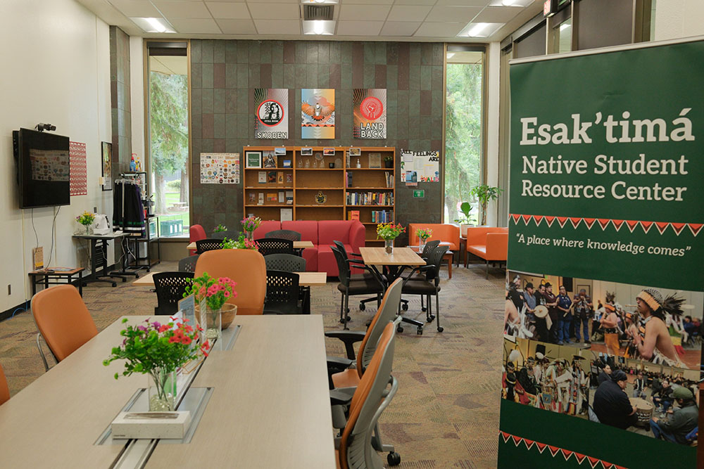 A visual of the environment in the Esak'tima center lobby.