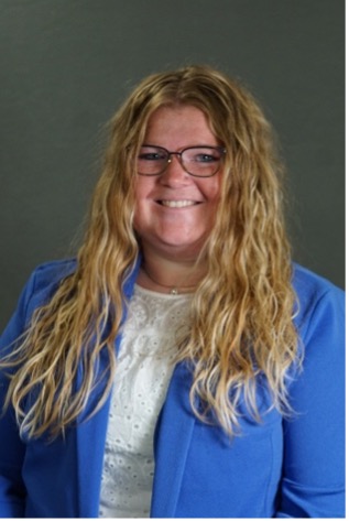 Kelsey's headshot image